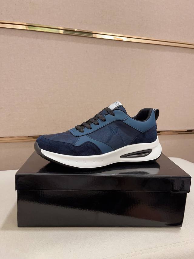 工厂价: Boss 最新休闲男鞋，欢迎1:1对比，爆单款boss香港专柜休闲鞋，专柜品质，支持验货，优质做工，鞋面采用意大利进口胎牛皮 透气羊皮内里，原版时尚运
